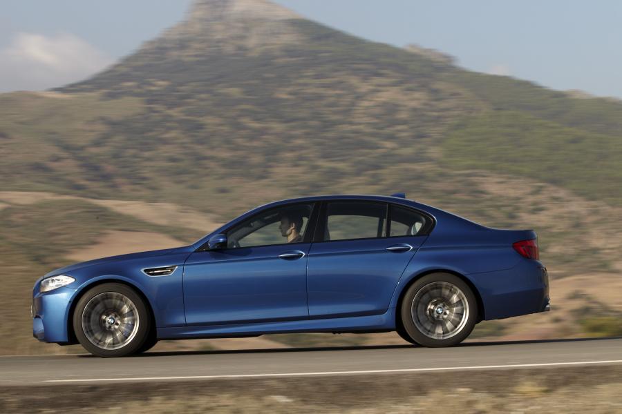  BMW M5 2011 года  (фото 102 из 344)